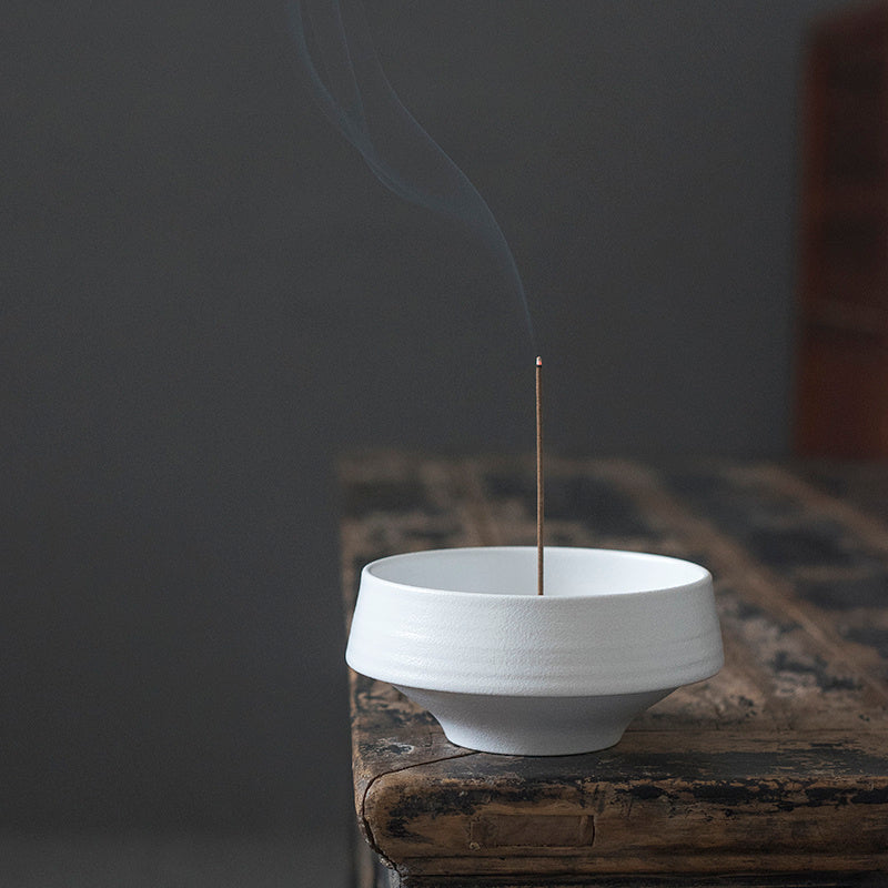 Brûleur d’Encens Zen en Céramique – Design Épuré et Fait Main