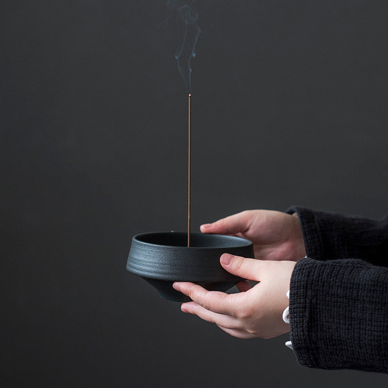 Brûleur d’Encens Zen en Céramique – Design Épuré et Fait Main